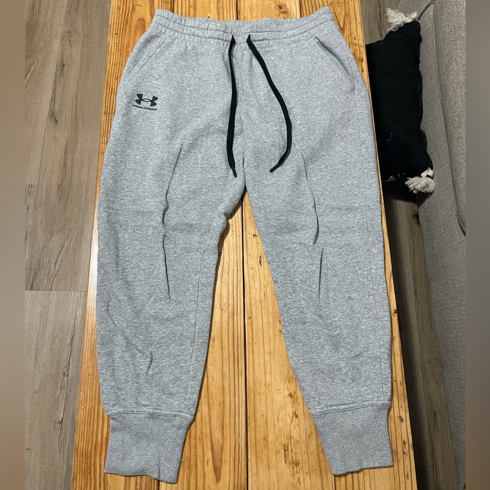 Women’s Under Armour size large jogger sweatpants
